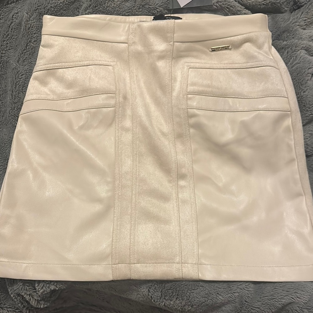 Andrew Marc pull on suede/faux leather skirt - XS